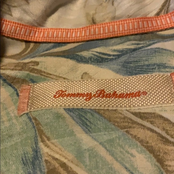Tommy Bahama Hawaiian tropical button down shirt - Picture 4 of 9